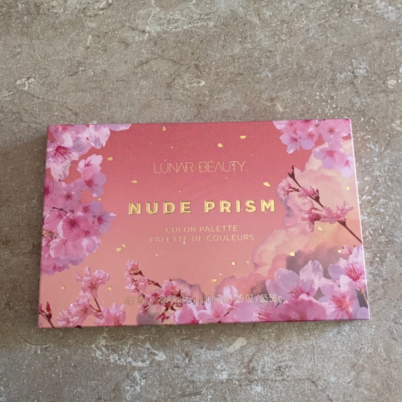 Lunar beauty 18 colour palette - Picture 3 of 3